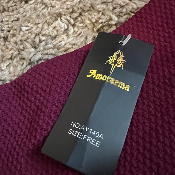 NWT Amorarma burgundy stretchy leggings - Picture 5 of 5